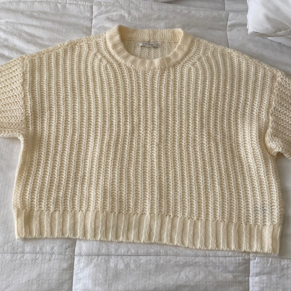 American Eagle sweater: never worn